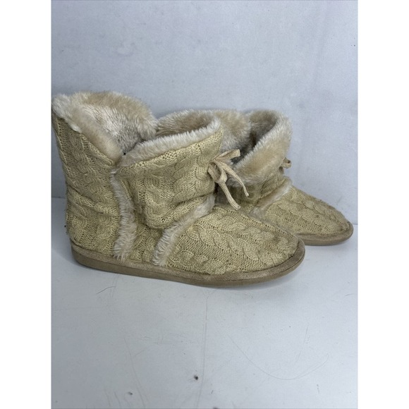 Women’s Steve Madden Knit Boots Slippers Beige Size 10 Soft Furry Inside - Picture 3 of 7